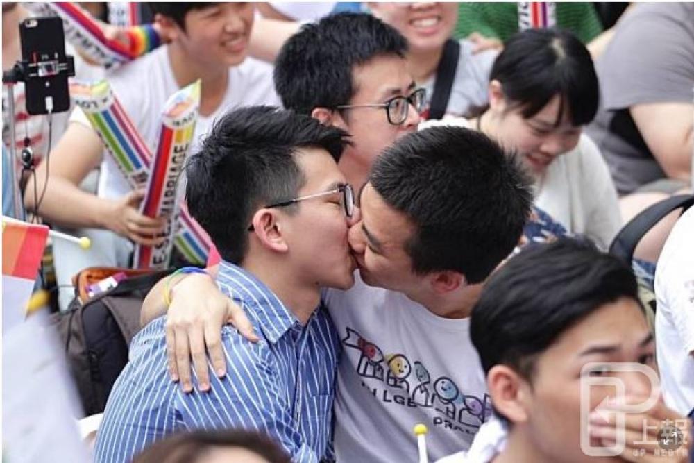 台北市性別平等辦公室21日表示，18日上午市政會議通過《臺北市社會住宅出租辦法》納入同性伴侶，最快將於2017年8月中旬公告，預計2018年松山區健康公共住宅就可以開放同志申請。（資料照片）