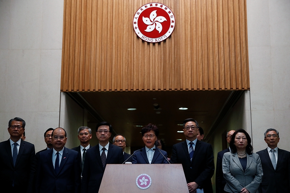 元朗事件，不管是香港特區政府、香港警方與幫派團夥一起共謀，還是牽涉內地主導，最直接最大的衝擊無疑是港府及其香港員警。（湯森路透）