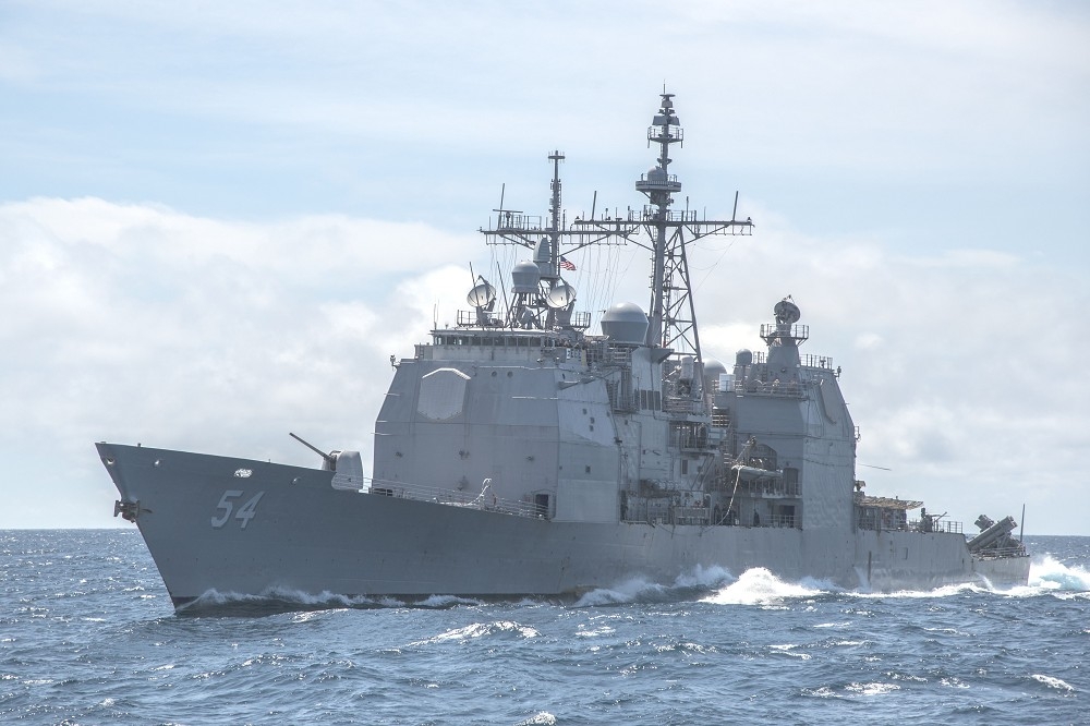美國軍方24日證實，已派出神盾級軍艦「安提坦號」協防台灣海峽。（圖片取自美國海軍官網）
