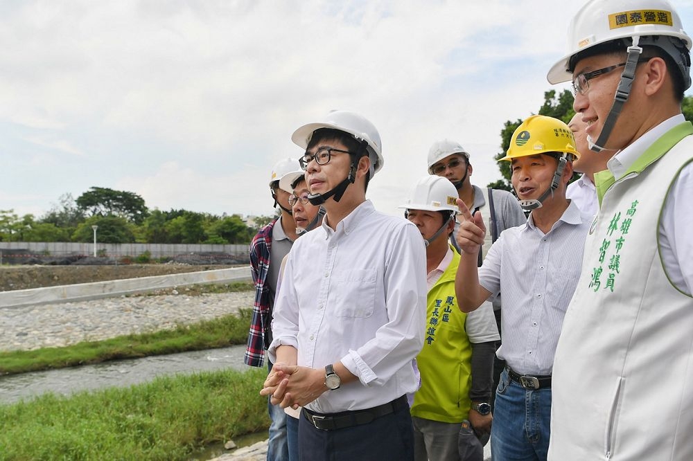 對淹水受災戶加發補助，行政院副院長陳其邁29日宣布，淹水高度50公分以上的受災戶將補助2萬元。（圖片取自陳其邁臉書）