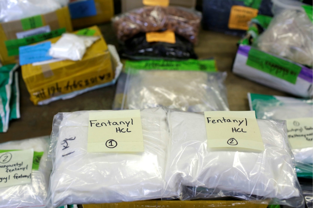 美國海關查獲大批以塑膠袋裝的芬太尼毒品。（湯森路透）
