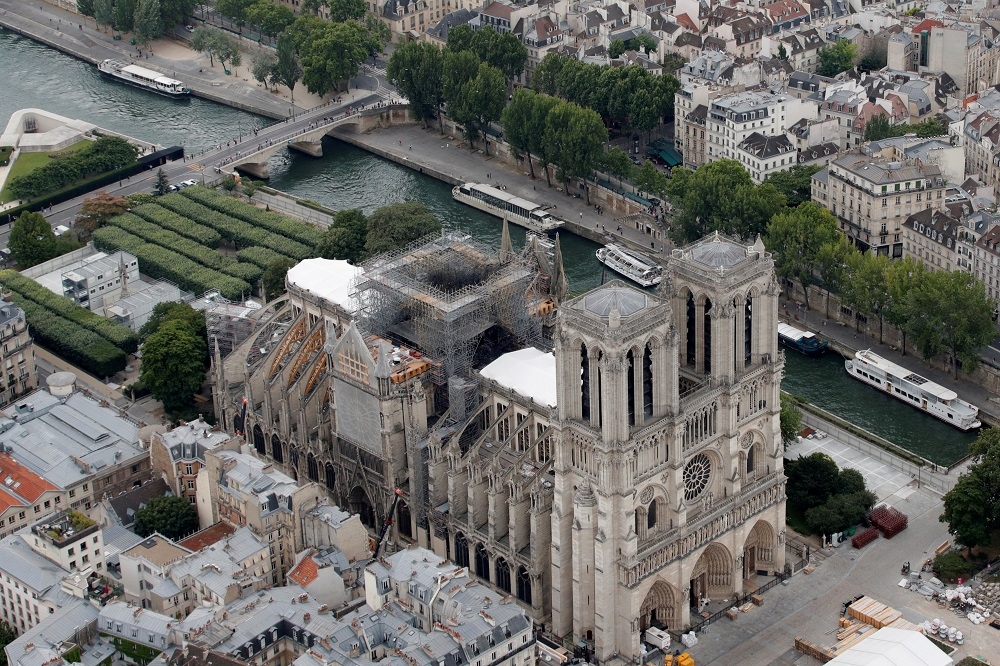 巴黎聖母院4月發生大火，塔頂和屋頂均需要重建。（湯森路透）