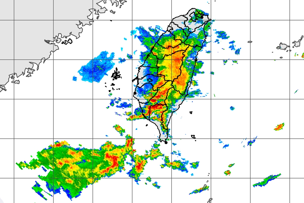 雷達合成回波圖中可見有大量雲層在台灣中南部上空，已為嘉義、高雄等地帶來可觀雨量。（圖片取自中央氣象局）