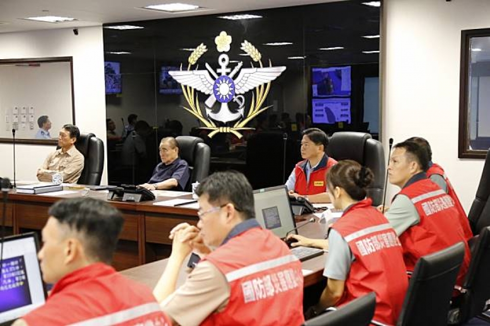 為因應颱風尼莎襲台，國軍28日進行人事、車輛裝備調度，以強化東部、南部地區的災害防救能量。（國防部提供）