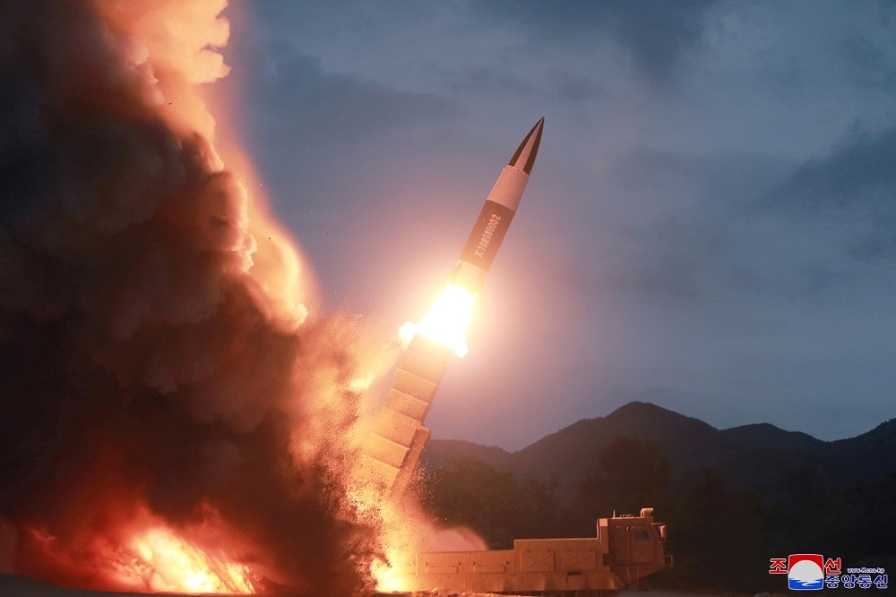 北韓近日頻頻發射飛彈，引發東北亞局勢不穩定的同時，也阻礙與美國的談判。（湯森路透）