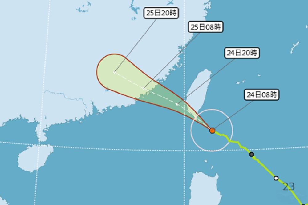  24日下午5點，白鹿颱風中心已位在台灣海峽，朝澎湖、金門移動。（圖片取自中央氣象局）