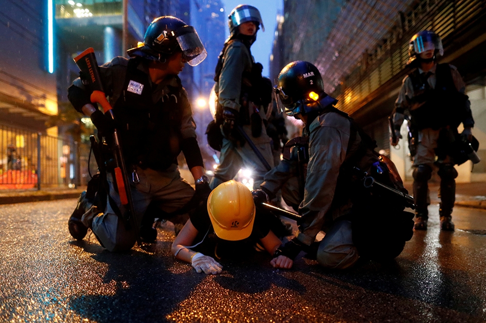 《香港01》報導，傳林鄭已決定鐵腕應對示威，「抓至沒有為止」。（湯森路透）