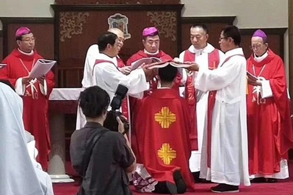 姚順（Antonio Yao Shun）為中國首位獲得天主教教宗方濟各認可的內蒙古集寧教區主教。（取自Twitter @PDChina）