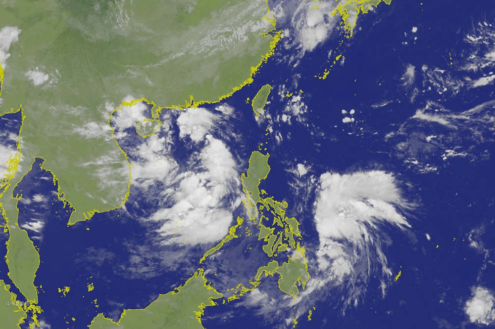 位於海南島的熱帶性低氣壓有機會成為颱風「玲玲」，而菲律賓東海擾動也有可能成為颱風「劍魚」，氣象局仍呼籲民眾注意天氣變化。（取自中央氣象局）