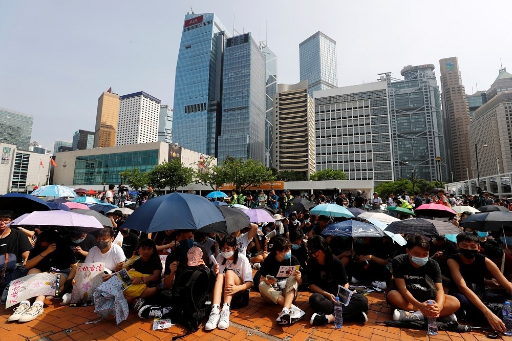 香港學生罷課聲援「反送中」。（湯森路透）