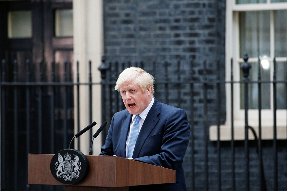 英國首相強森表示，如果議員通過決議阻止「硬脫歐」可能性，他將在10月14日舉行大選。（湯森路透）