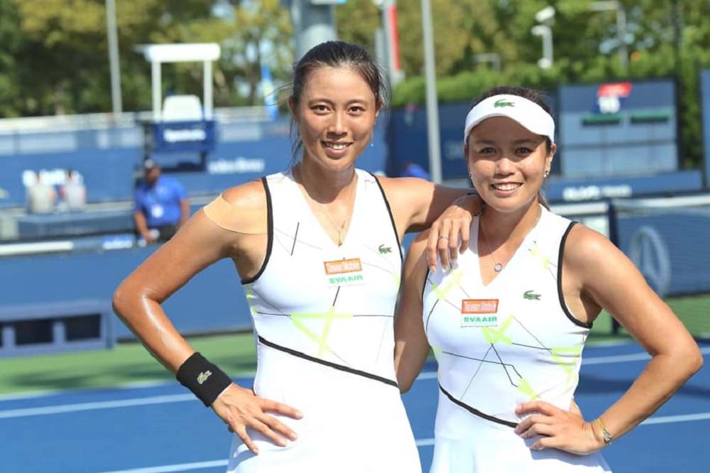 2019美國網球公開賽紐約法拉盛公園進行，台灣網球姊妹花詹詠然（右）、詹皓晴3日分別出擊，在混雙八強賽過關，未來兩姊妹在四強賽上正面對決。（取自詹詠然臉書）