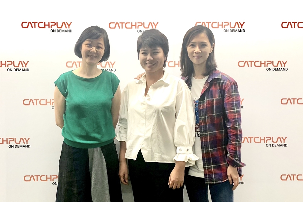 《俗女養成記》原著作家江鵝（左至右）、導演嚴藝文、演員謝盈萱（CATCHPLAY提供）