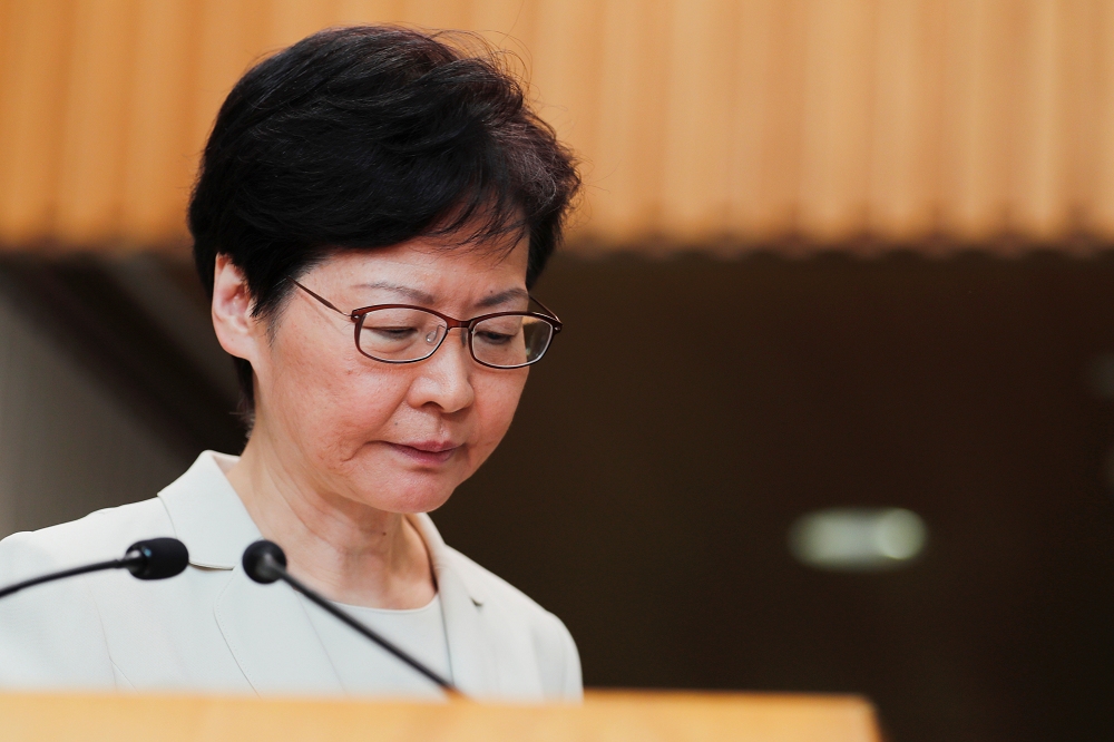 以「反送中」開始的香港抗爭延燒3個月後，在香港行政長官林鄭月娥宣布撤回《逃犯條例》修法後，進入爭民主的延長戰。（湯森路透）