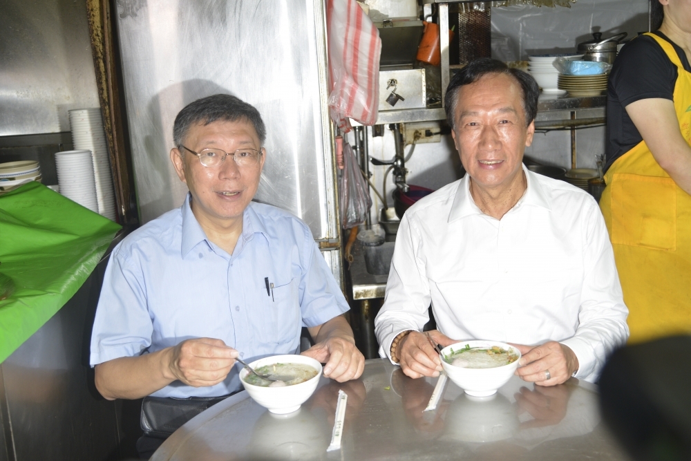 鴻海創辦人郭台銘宣布退出總統大選後，原與台北市長柯文哲合作態勢如何令外界好奇。（資料圖片／李智為攝）