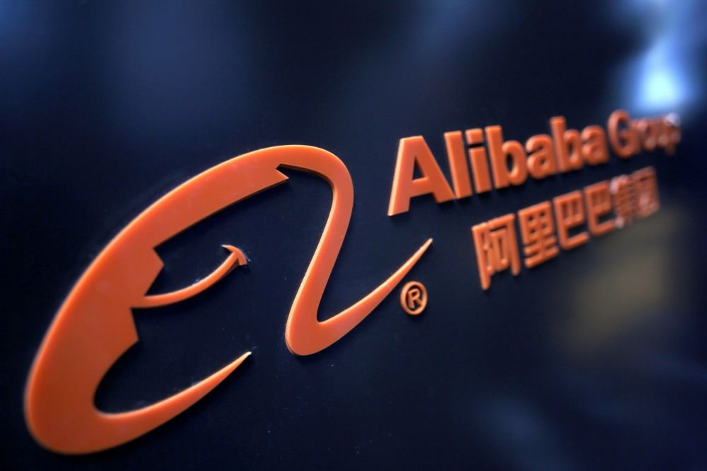 中國企業正吹起一股「國進民退」的風潮，圖為阿里巴巴商標。（湯森路透）