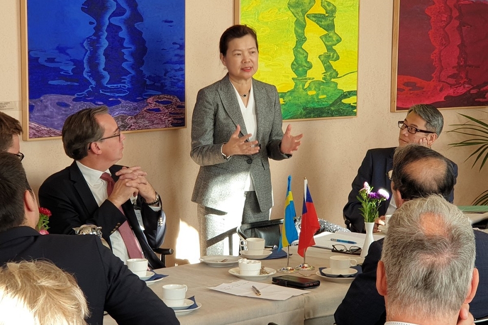 「台灣－瑞典經濟合作會議」目前在瑞典舉行，率團與會的經濟部次長王美花25日應邀於瑞典國會發表演說。（取自Taiwan in Sweden推特）