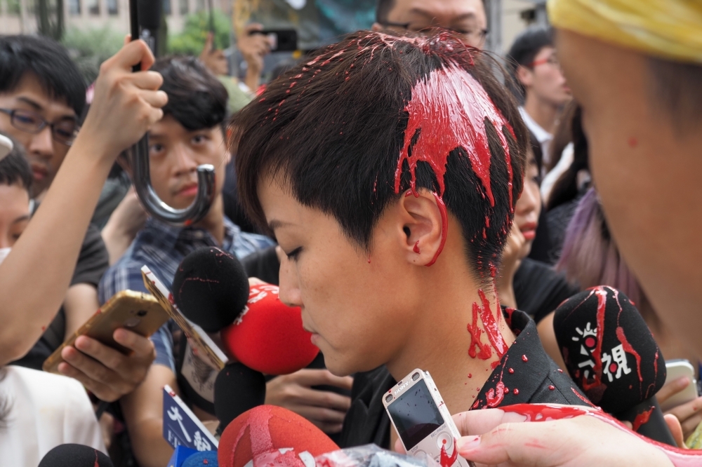 統促黨自忠黨黨部主委胡志偉，對香港藝人何韻詩潑紅漆事件，已經逾越了言論自由的範疇。（攝影：張家銘）