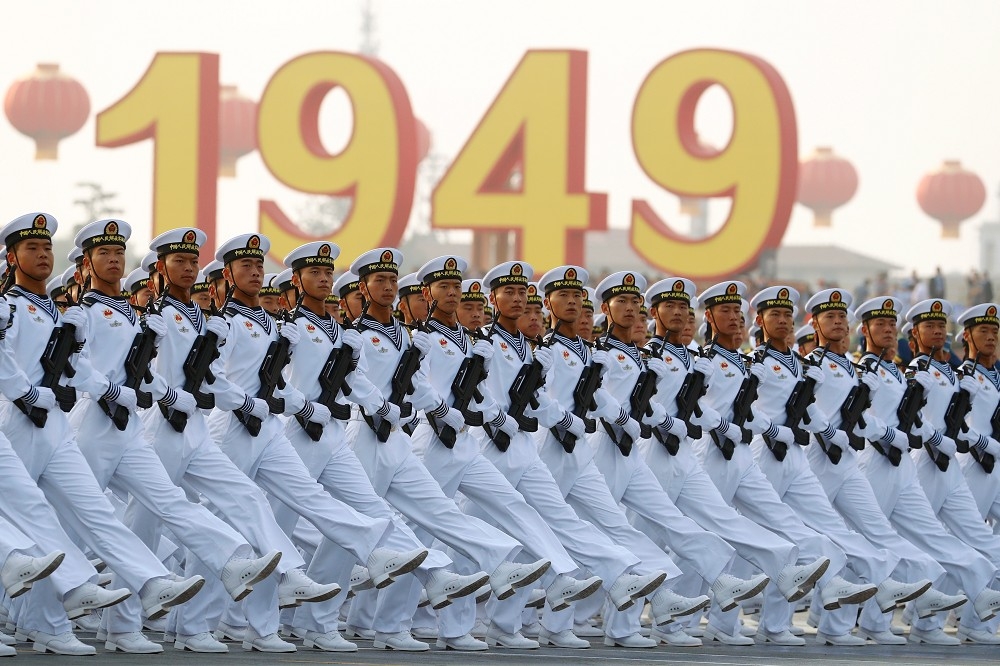 北京天安門廣場1日舉辦建政70周年閱兵大典。（湯森路透）