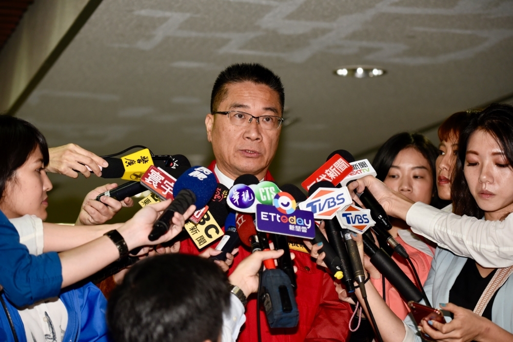 針對台灣集遊法中的《禁蒙面法》，徐國勇指出，香港是動用《緊急法》將行政權凌駕司法權，形同戒嚴，不可與台灣的集會遊行法做比擬。（資料照片／張哲偉攝）