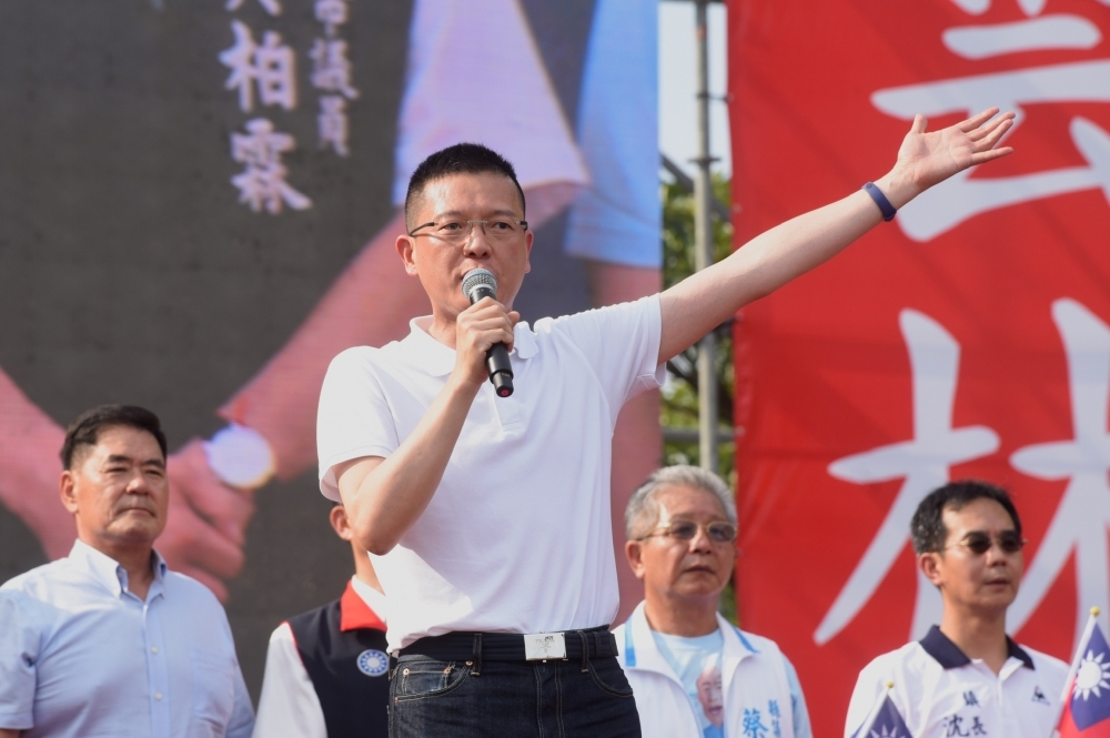 孫大千今現身向國民黨北市議員「拜碼頭」，懇請民代若有上政論節目，或走訪基層時能多多替韓國瑜辯護發聲，一起催票相挺韓。（資料照片／張哲偉攝）