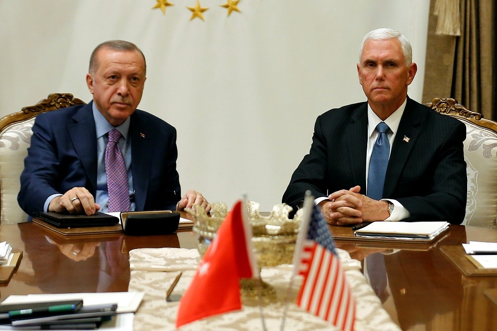 美國副總統彭斯與土耳其總統埃爾多安17日於安卡拉會唔。（湯森路透）