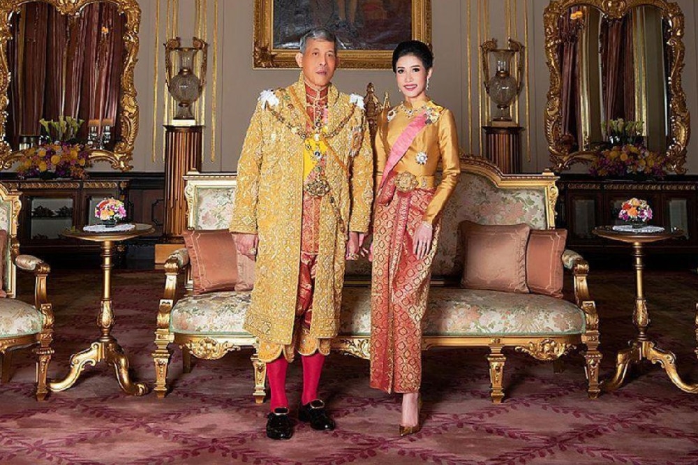 泰國國王拉瑪十世瓦吉拉隆功與前貴妃詩妮娜。（取自推特）