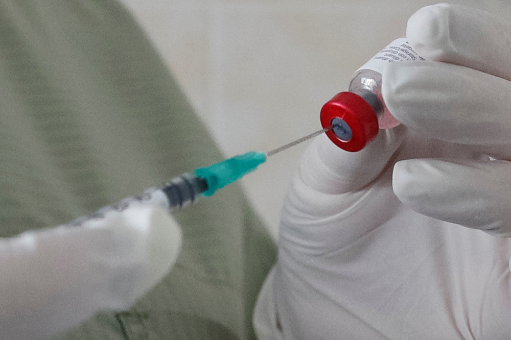 有巴基斯坦兒科醫生涉重覆使用針筒，導致逾千人感染愛滋病病毒。（湯森路透）