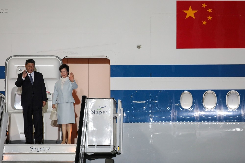 中國國家主席習近平抵達希臘展開國是訪問。（湯森路透）