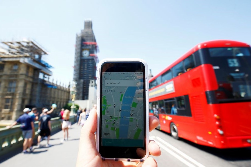 英國倫敦交通局25日以安全原因為由，拒絕讓Uber換照。（湯森路透）
