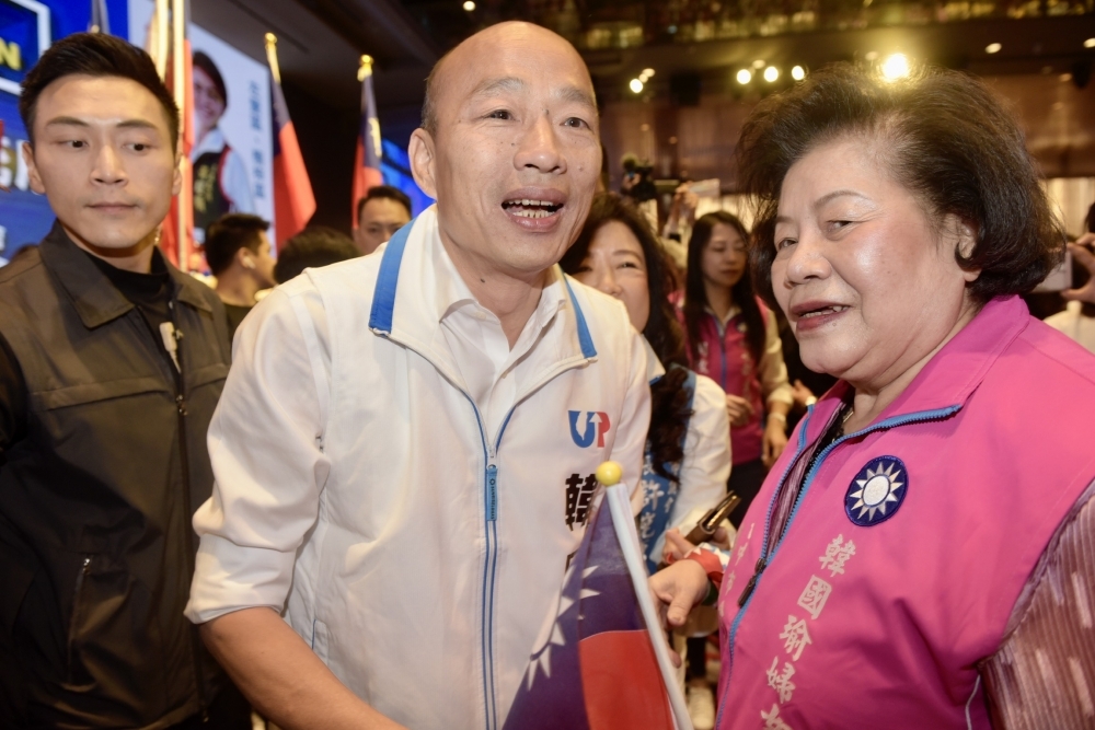 韓國瑜2日參加高雄市各界挺韓後援會幹部大會，除了炮擊民進黨執政差，接著也重申他的教育政策。（張哲偉攝）