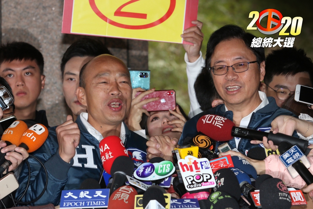 2020總統大選號次出爐，國民黨候選人韓國瑜、張善政抽中2號。（王侑聖攝）