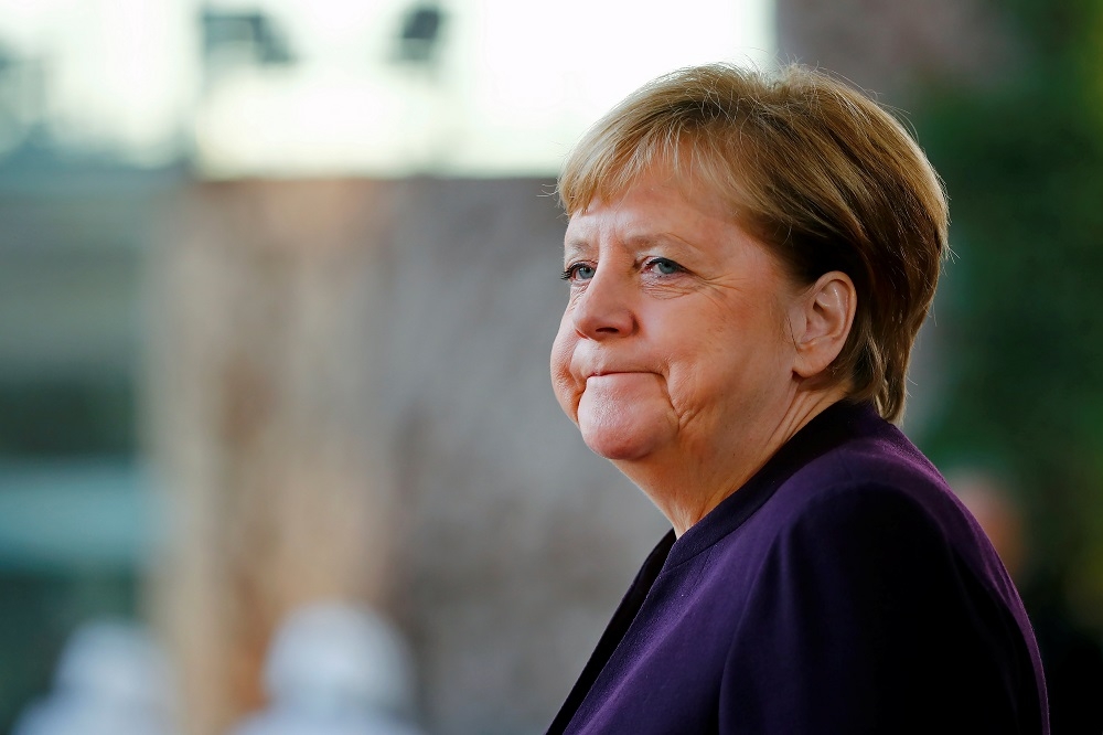 德國總理梅克爾（Angela Merkel）帶領的政府所持的「一中政策」，9日在公開聽證會面臨質疑。（湯森路透）