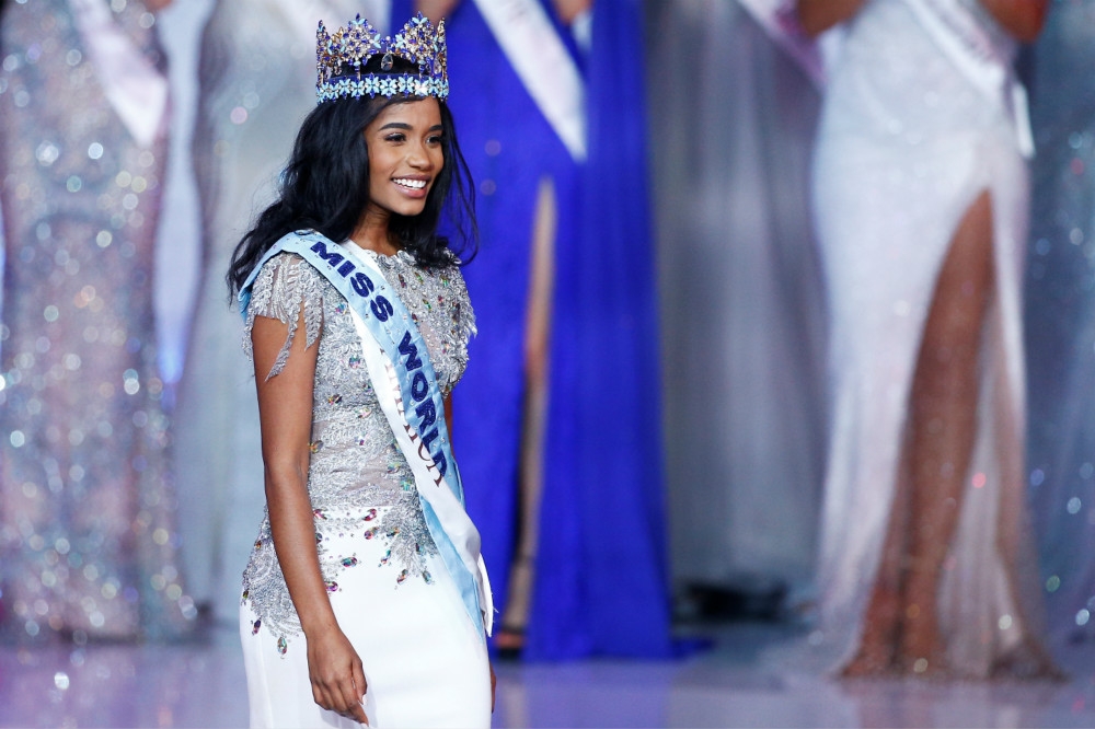 奪下2019年世界小姐后冠的牙買加佳麗東妮安。（湯森路透）