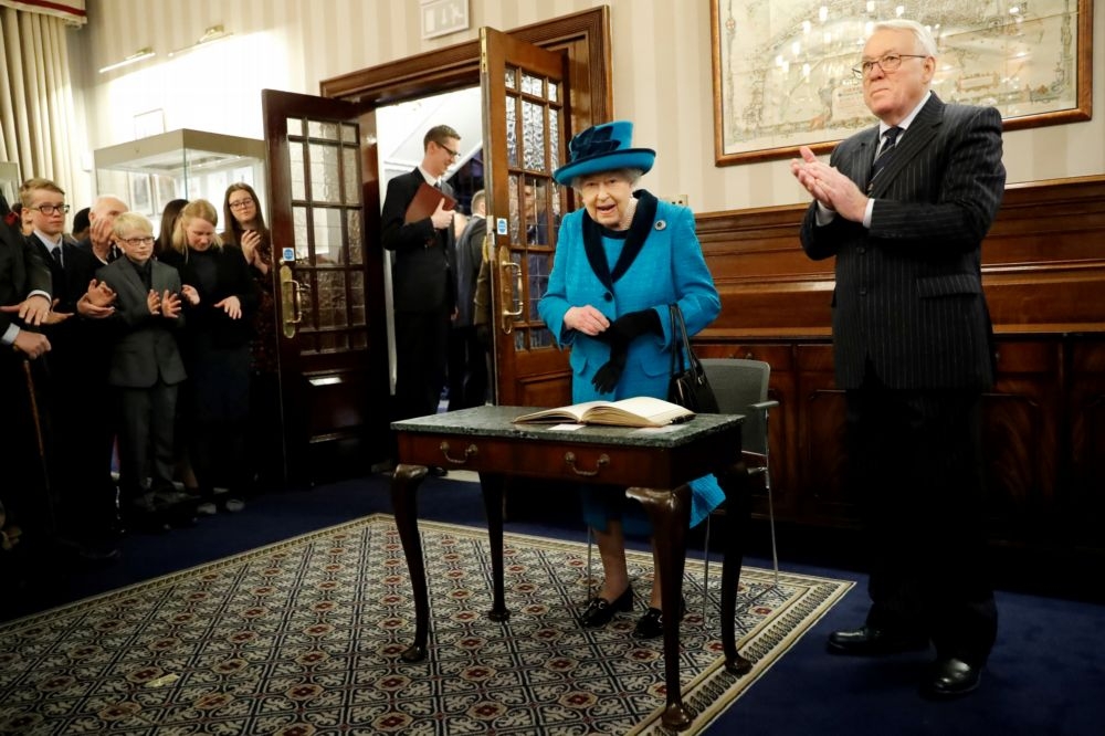 英國女王伊莉莎白二世（右二）19日將於英國國會發表演說。（湯森路透）