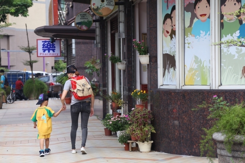 在台灣生小孩，至今仍有為夫家傳宗接代的觀念。（本報資料照）