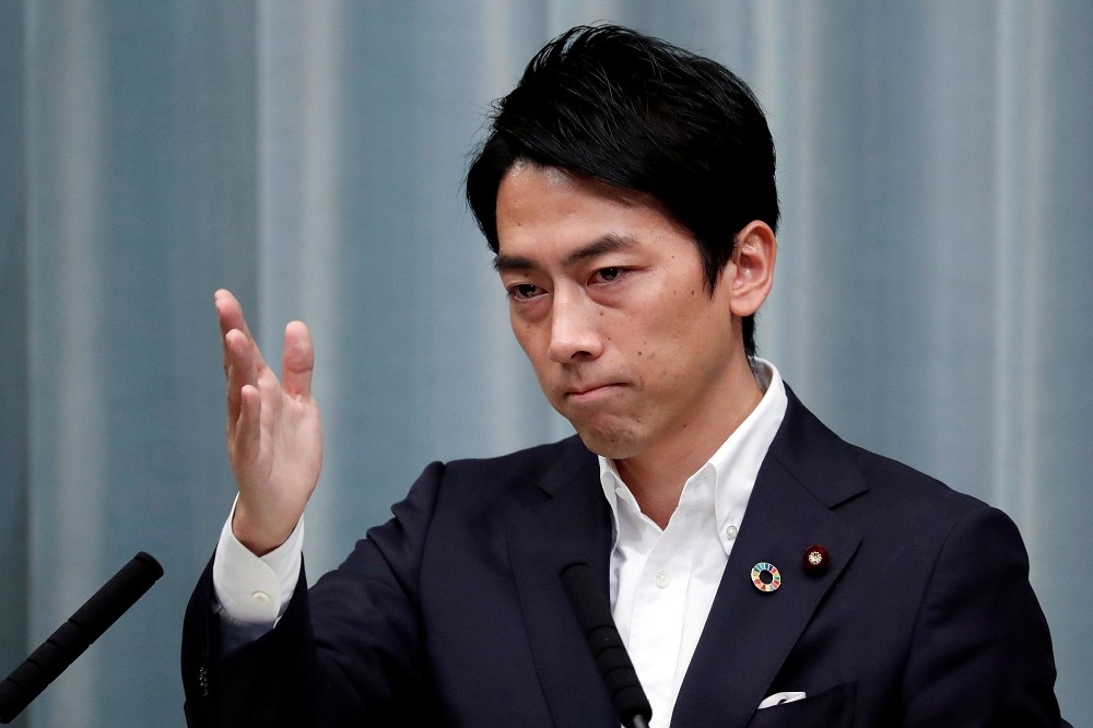 日本環境大臣小泉進次郎指出，童貝里不應一味指責大人，應多加參與相關活動。（湯森路透）
