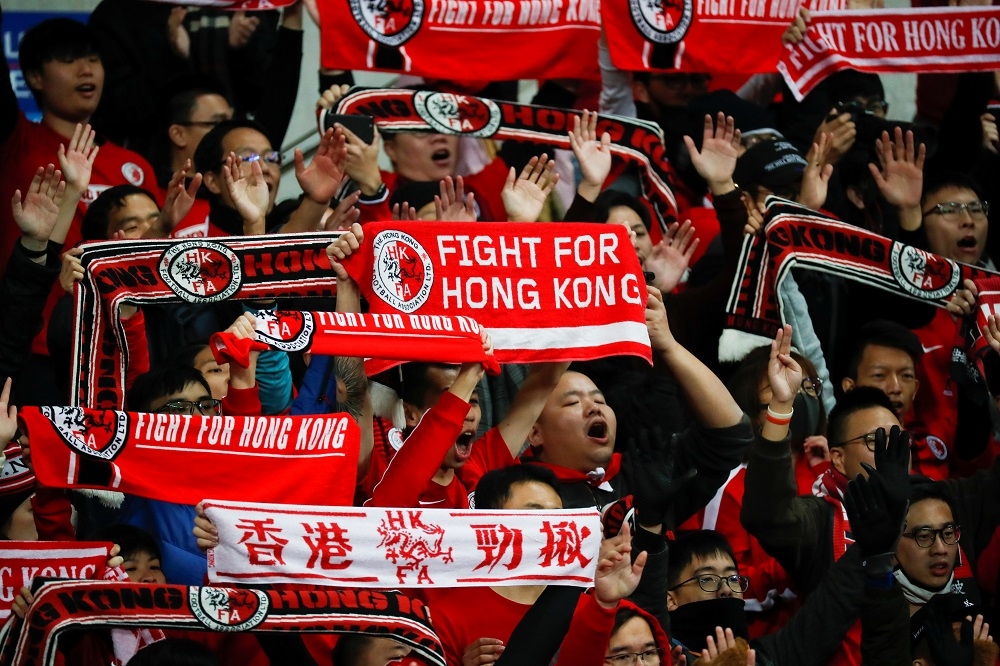 世界盃足球賽亞洲區資格賽11月在香港舉行，比賽期間香港球迷因在場邊噓「國歌」，香港足總因此遭罰。（湯森路透）