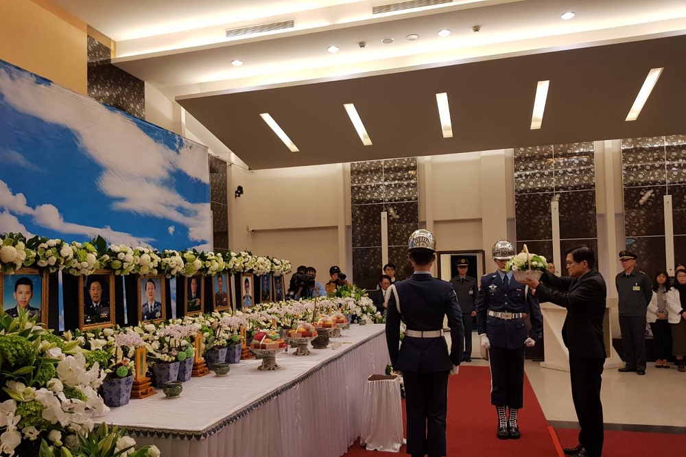 黑鷹殉職的8人遺體將送往台北三軍總醫院懷德廳，院方已設好「0102殉職將士靈堂」。（張哲偉攝）