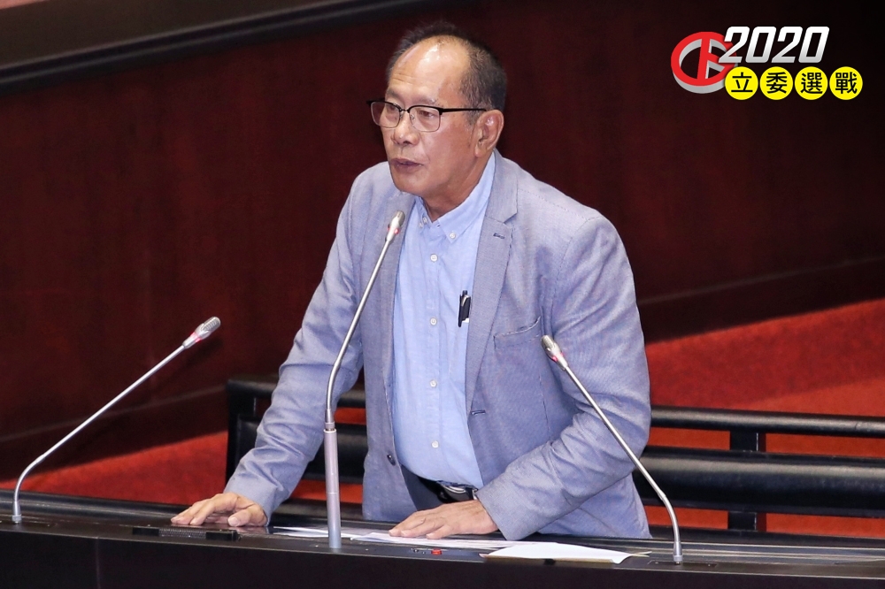 民黨籍的陳超明自行宣布當選，力壓民進黨籍對手羅貴星，順利連任。（王傳豪攝）