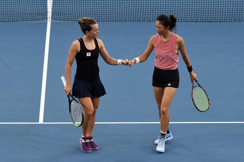謝淑薇與搭檔史翠可娃逆轉戰局，拿下新賽季首冠。（取自WTA）