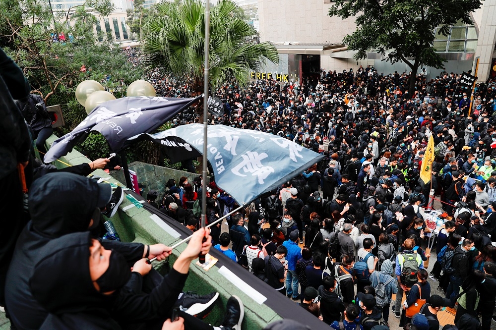 香港「民間集會團隊」19日發起集會，要求港府即刻重啟政制改革。（湯森路透）