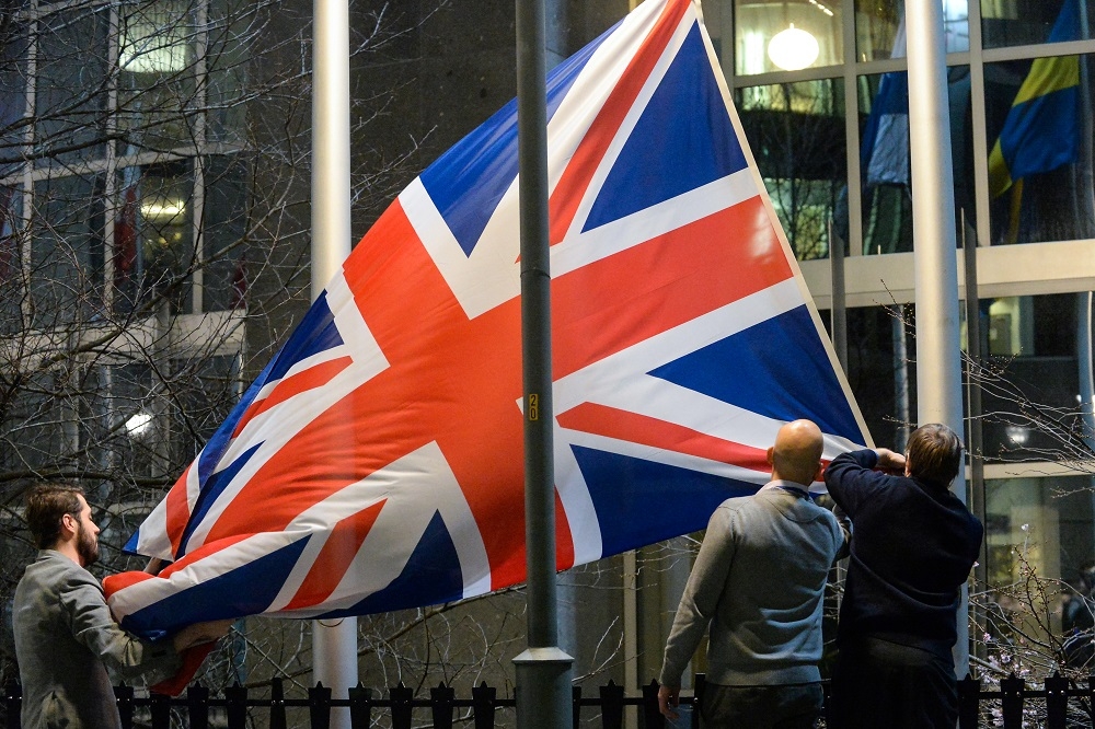 位於布魯塞爾的歐盟「歐洲議會」1月31日取下英國國旗。（湯森路透）