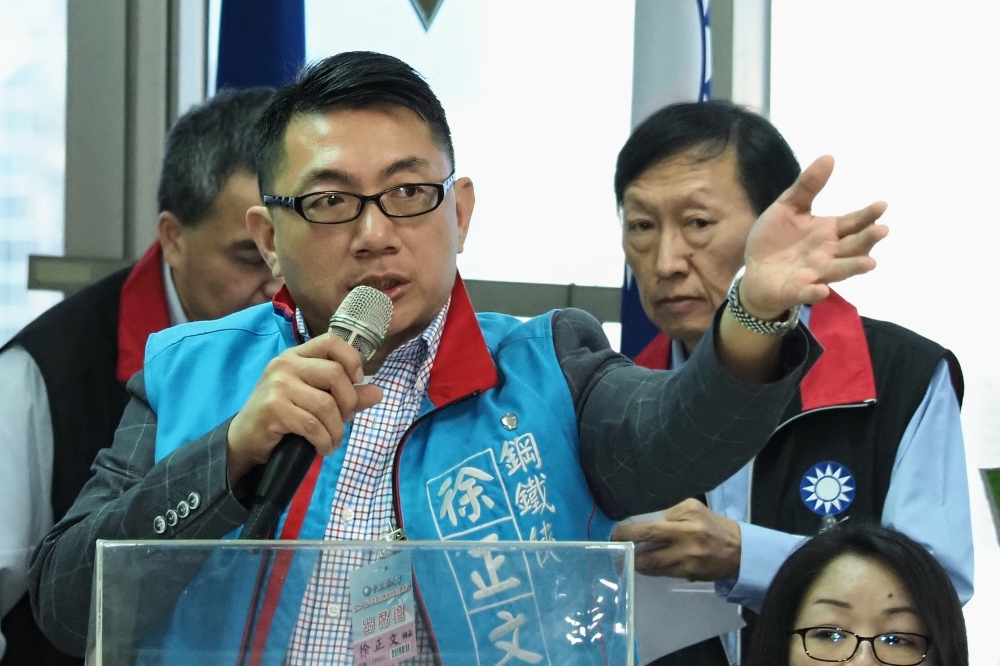台北市家長會長協會總會長徐正文1日呼籲兩岸放下政治影響，讓台灣民眾可以回家。（資料照片／張家銘）