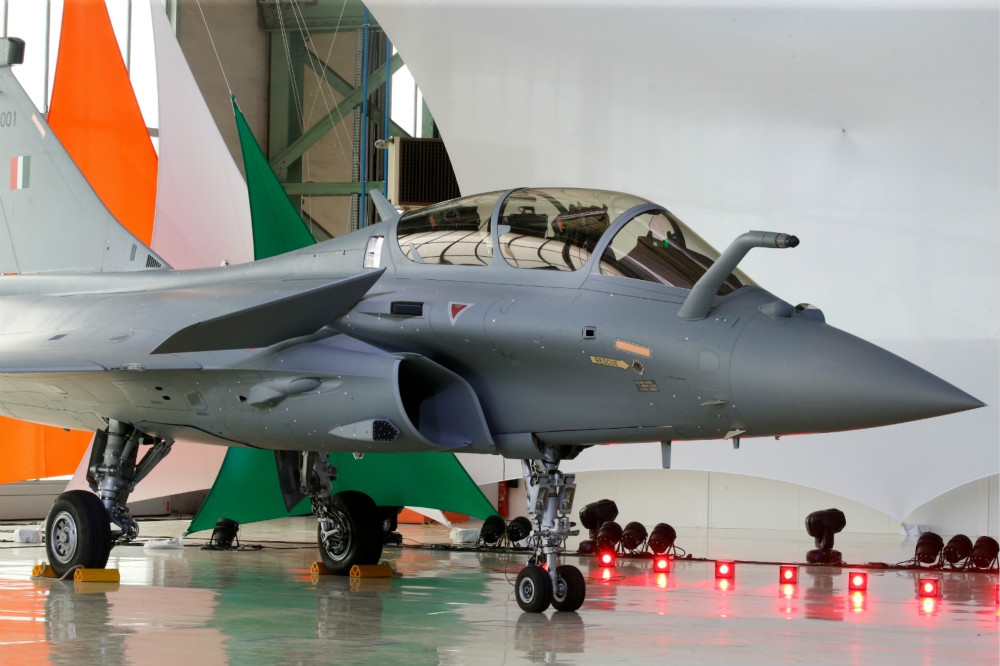 印度空軍首架疾風戰機於2019年10月在法國波爾多交付。（湯森路透）