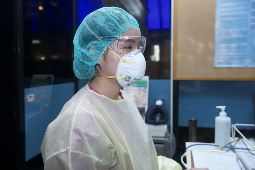中央流行疫情指揮中心29日公布案34等5例武漢肺炎確診病例，確定是發生在北部某家醫院，台灣的武漢肺炎疫情已經開始爆發院內感染。（張哲偉攝）