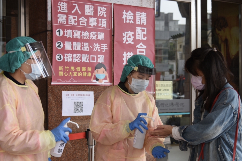 新型冠狀病毒引發的肺炎在全球持續擴散中，台灣目前確診45例，並出現首名死亡病例。（資料照片／蔣銀珊攝）
