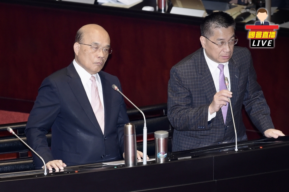 左起為行政院長蘇貞昌及內政部長徐國勇。（資料照片／蔣銀珊攝）