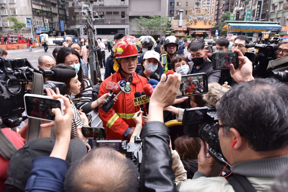 台北市消防大隊第三大隊長王正雄指出，錢櫃5項消防設備全關，是嚴重的「人為疏失」。（楊約翰攝）