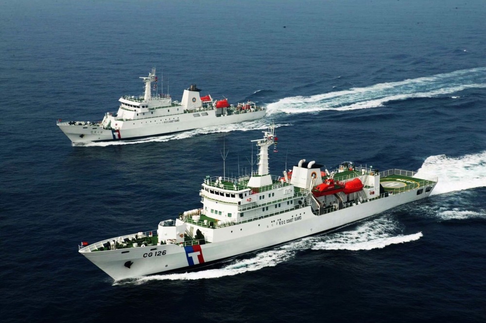 魚汛期將近，海巡署艦隊分署已提升護漁量能，自4月中旬起每日調派大型巡防艦船艇前往巡弋。（海巡署提供）